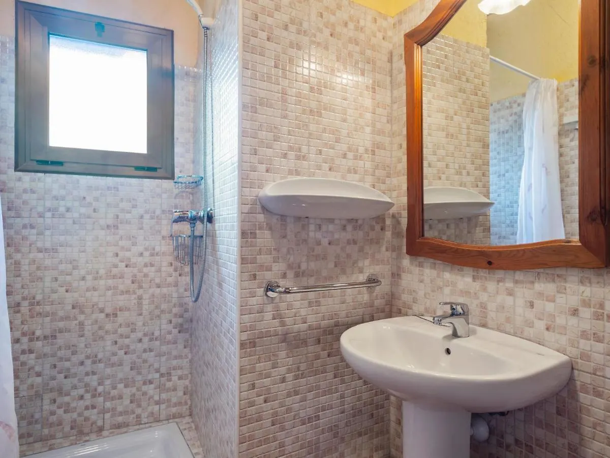 Pleasant Holiday Home In Gerona With Swimming Pool إسبانيا